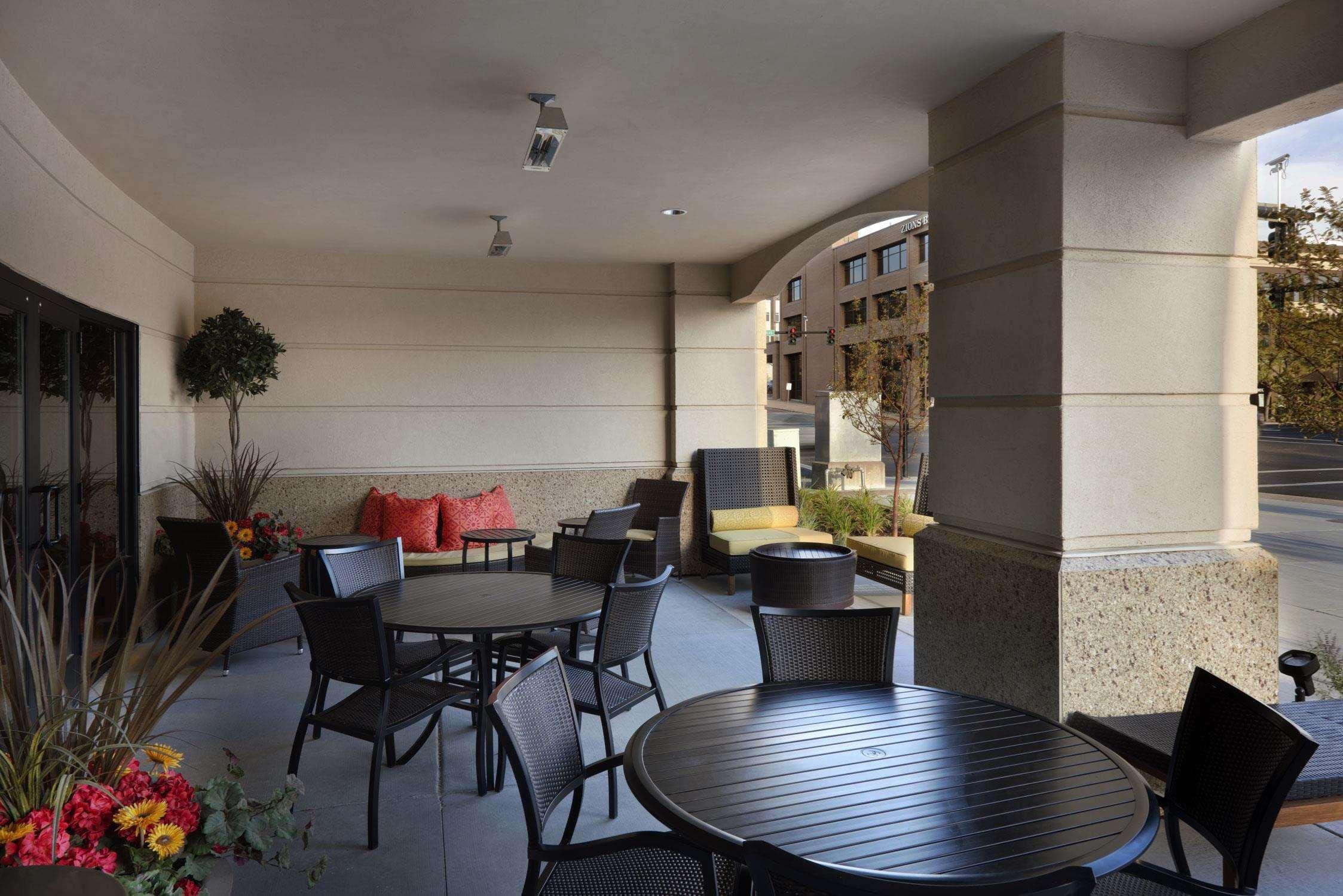 Hilton Garden Inn Ogden Restaurant photo